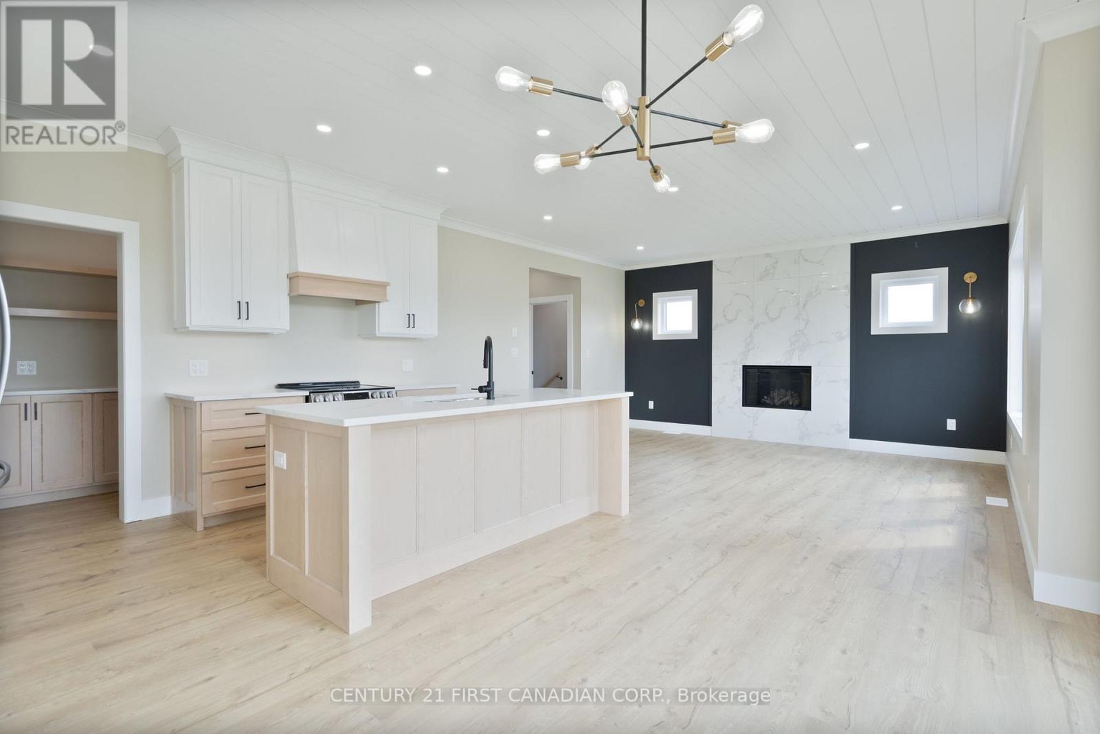 25 Sheldabren Street, North Middlesex, Ontario  N0M 1A0 - Photo 8 - X12329716