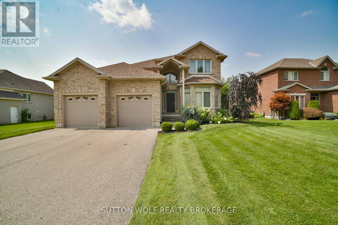 544 Juliana Drive, Strathroy-Caradoc, Ontario  N0L 1W0 - Photo 1 - X12329735