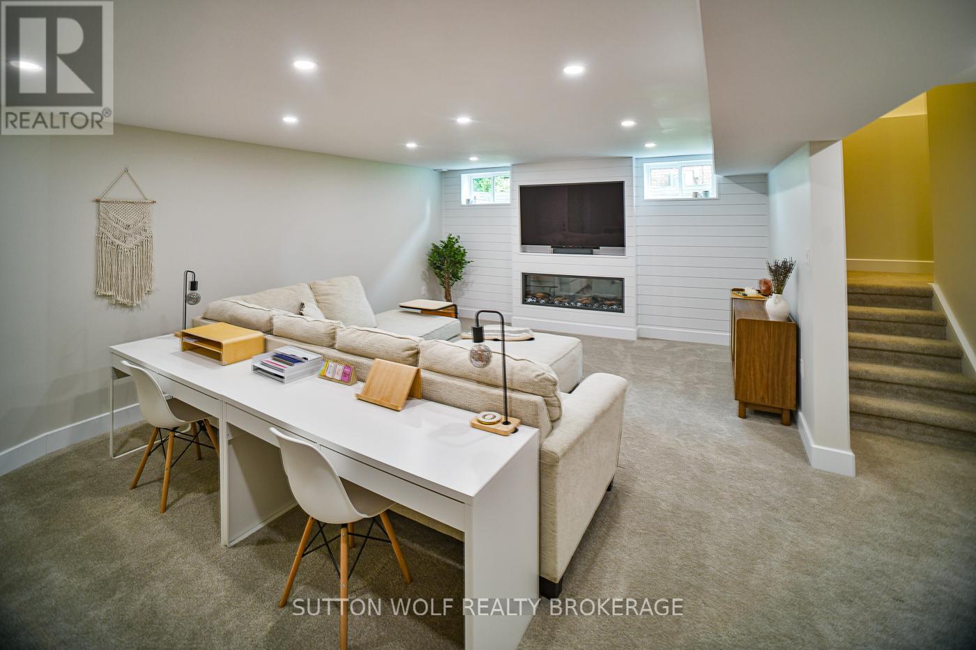 544 Juliana Drive, Strathroy-Caradoc, Ontario  N0L 1W0 - Photo 34 - X12329735