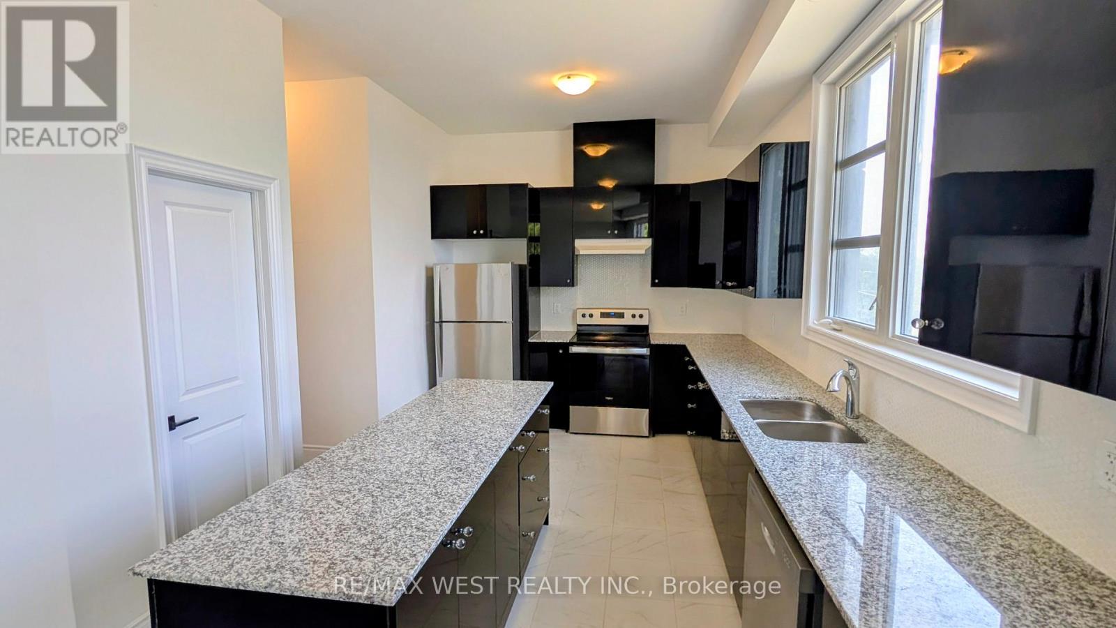 51 Inverary Crescent, Vaughan, Ontario  L4L 1A7 - Photo 13 - N12329657