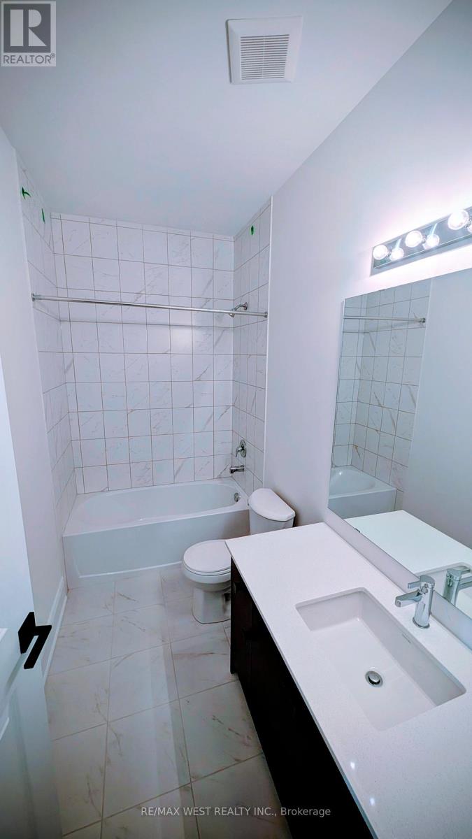 51 Inverary Crescent, Vaughan, Ontario  L4L 1A7 - Photo 32 - N12329657