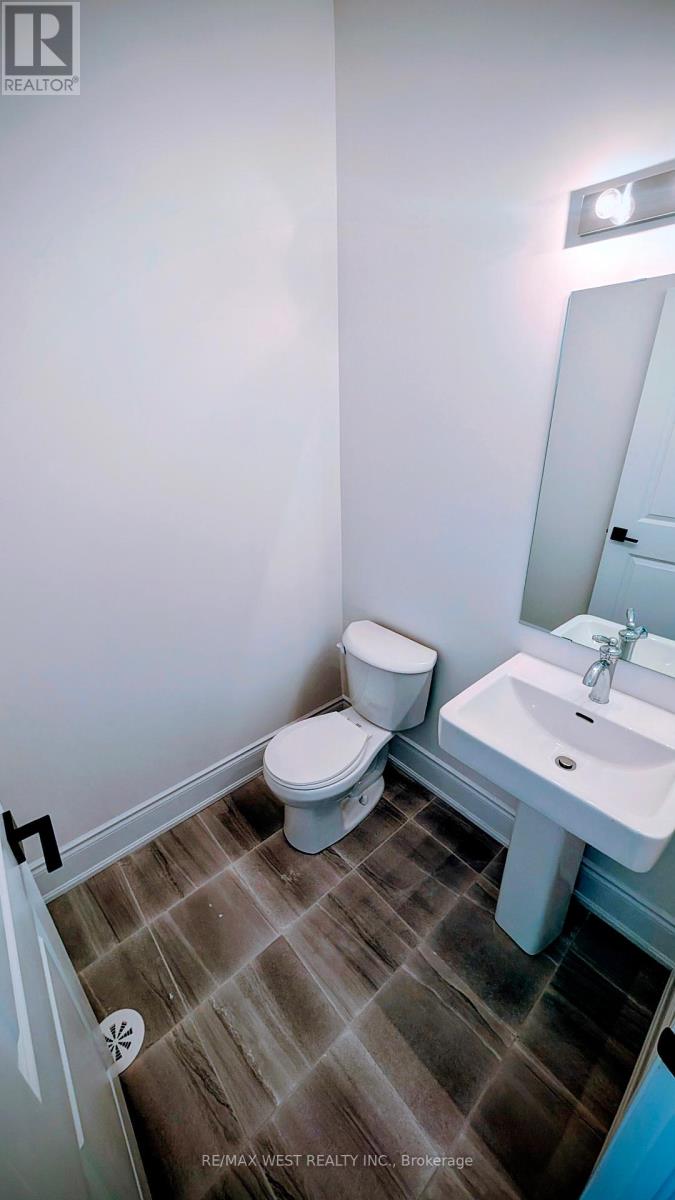 51 Inverary Crescent, Vaughan, Ontario  L4L 1A7 - Photo 5 - N12329657
