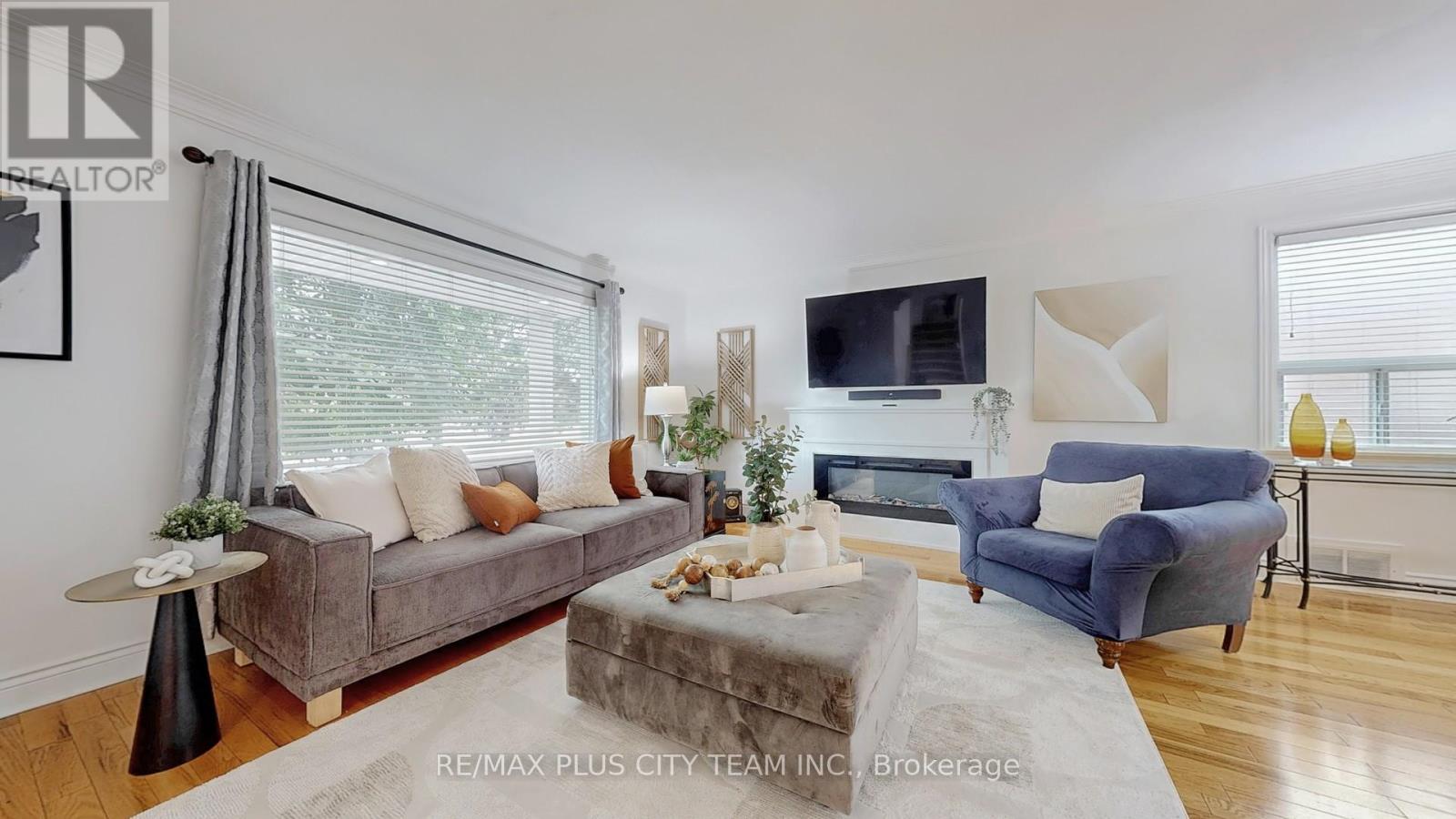 Property at 34 EDGE PARK AVENUE image 2