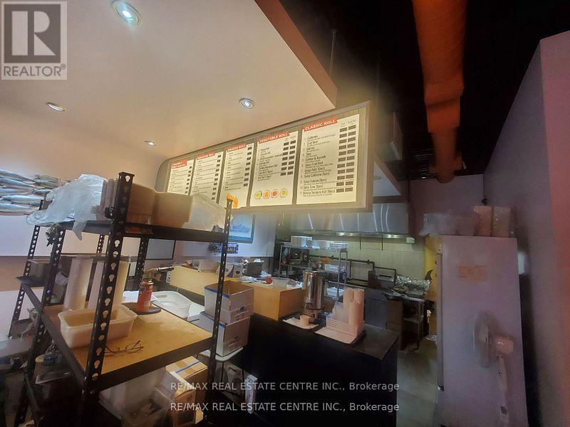 4 - 645 Lakeshore Road E, Mississauga, Ontario  L5G 1J5 - Photo 10 - W12329534