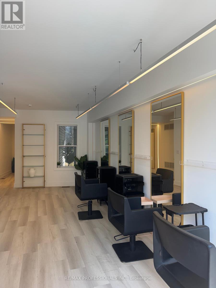 Main - 3182 Dundas Street W, Toronto, Ontario  M6P 2A3 - Photo 2 - W12329630