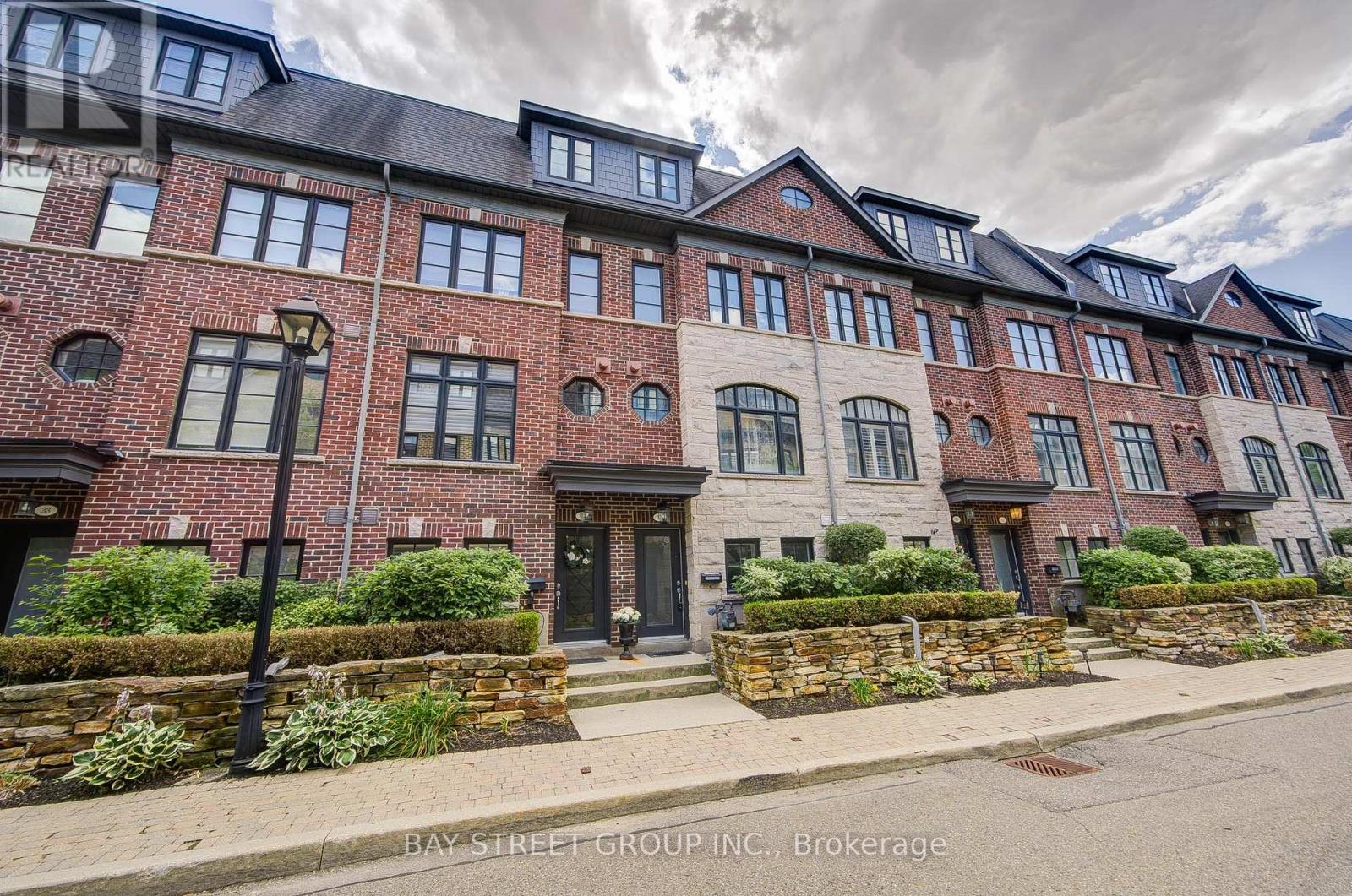 Property at 37 LOBO MEWS image 3