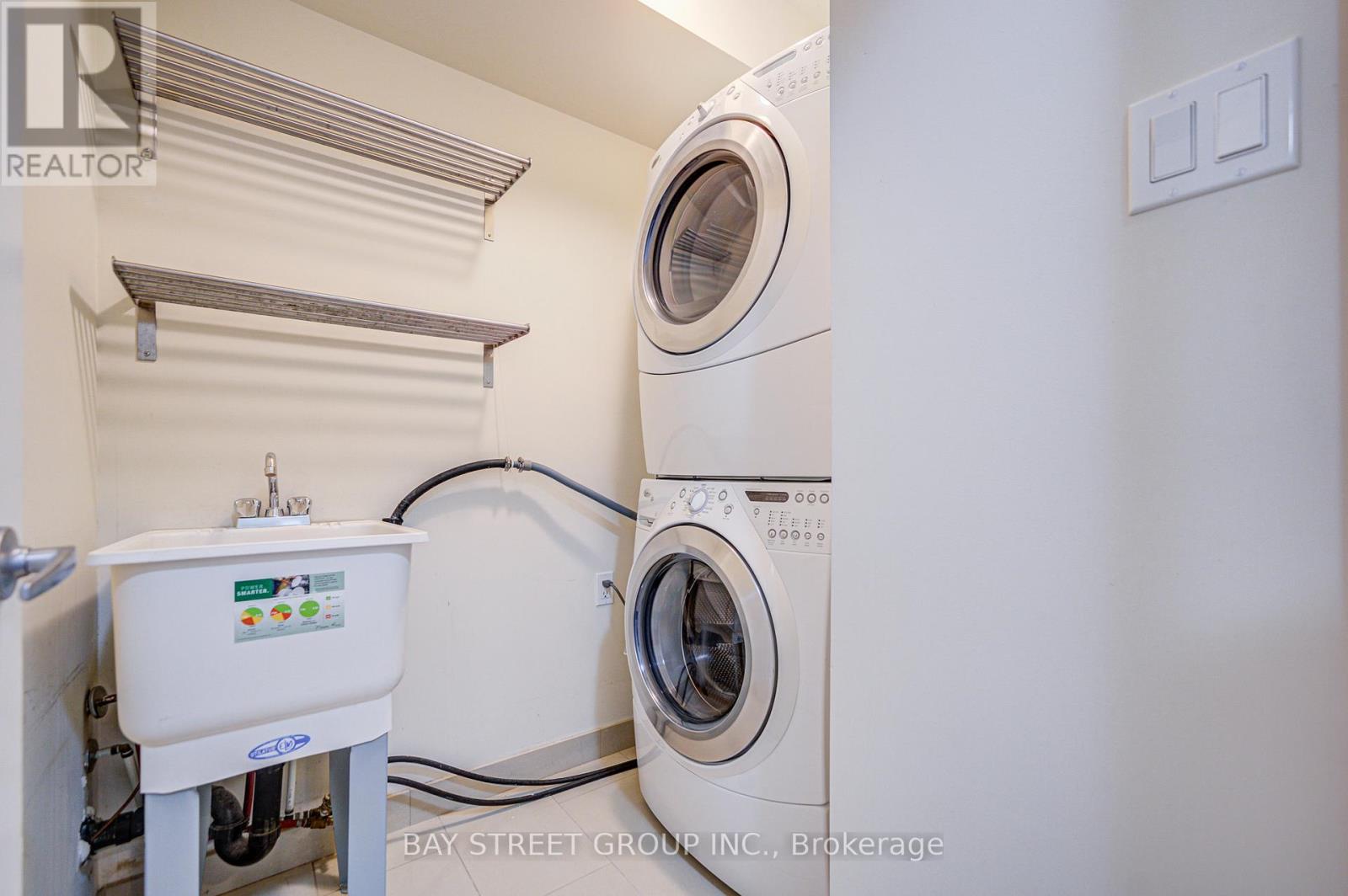 37 Lobo Mews, Toronto (Islington-City Centre West), Ontario  M8Z 0B2 - Photo 30 - W12329654