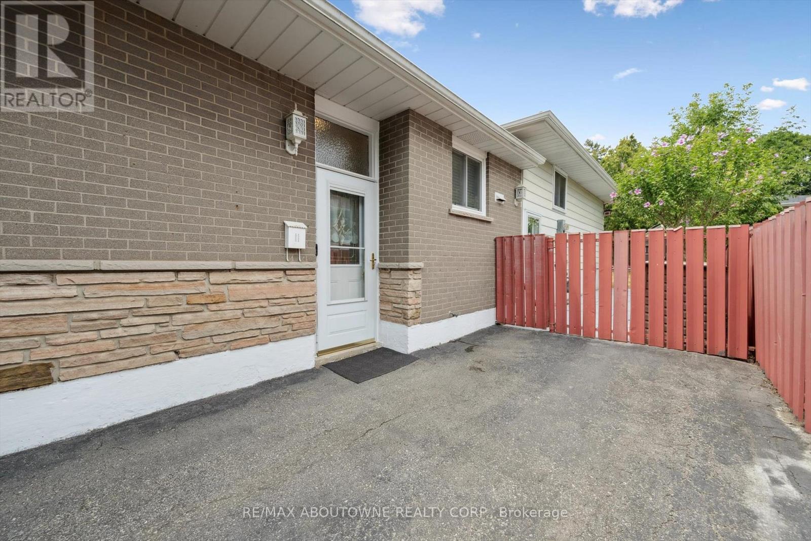 Property at 1370 ROYLEN ROAD image 4