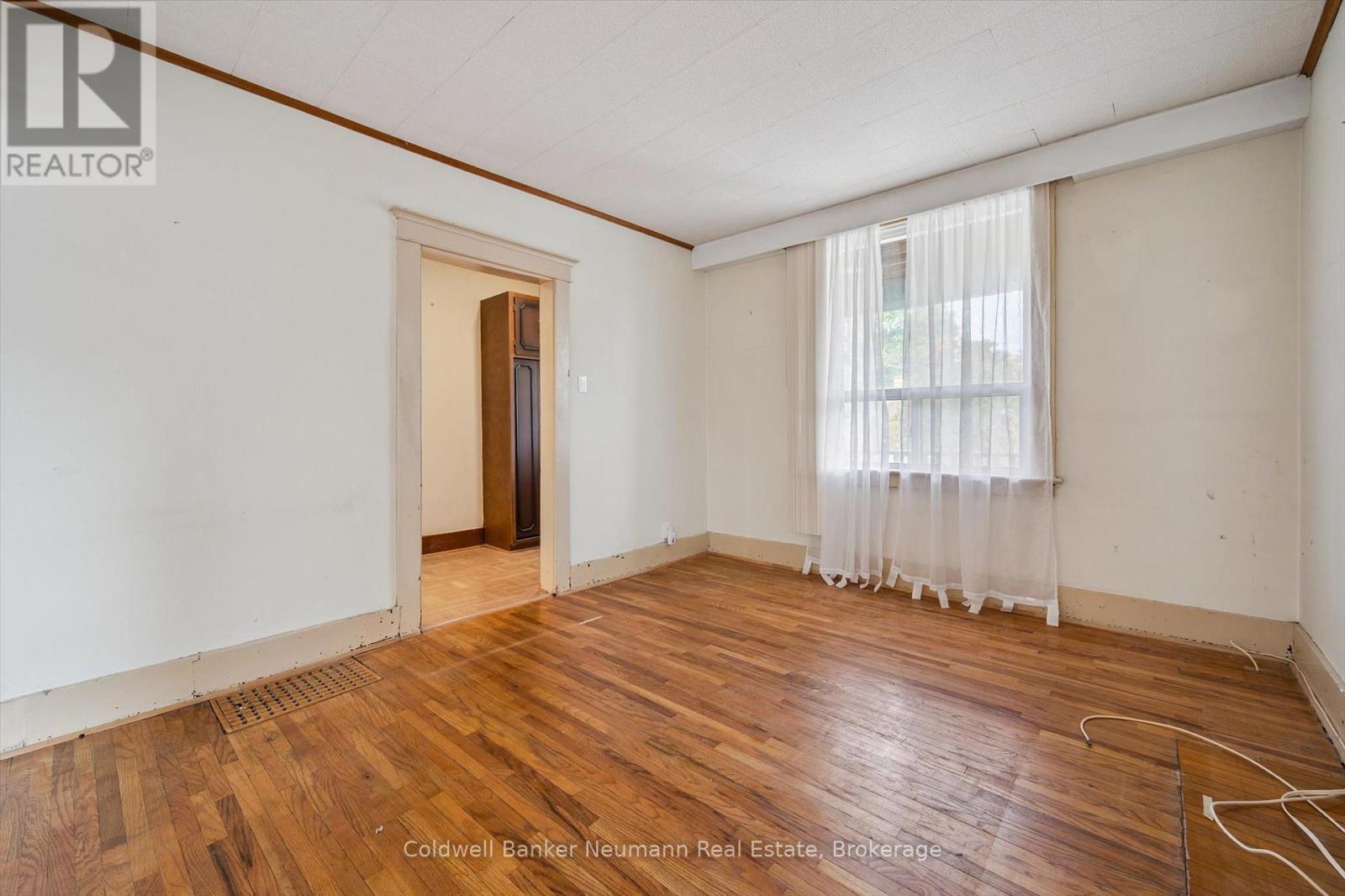 336 Paisley Road, Guelph, Ontario  N1H 2P9 - Photo 7 - X12329754