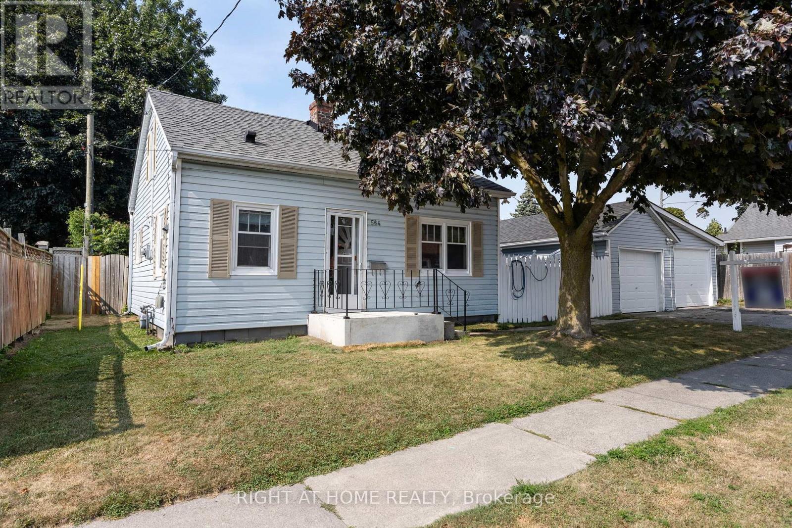 Property at 564 TAYLOR AVENUE SW image 1