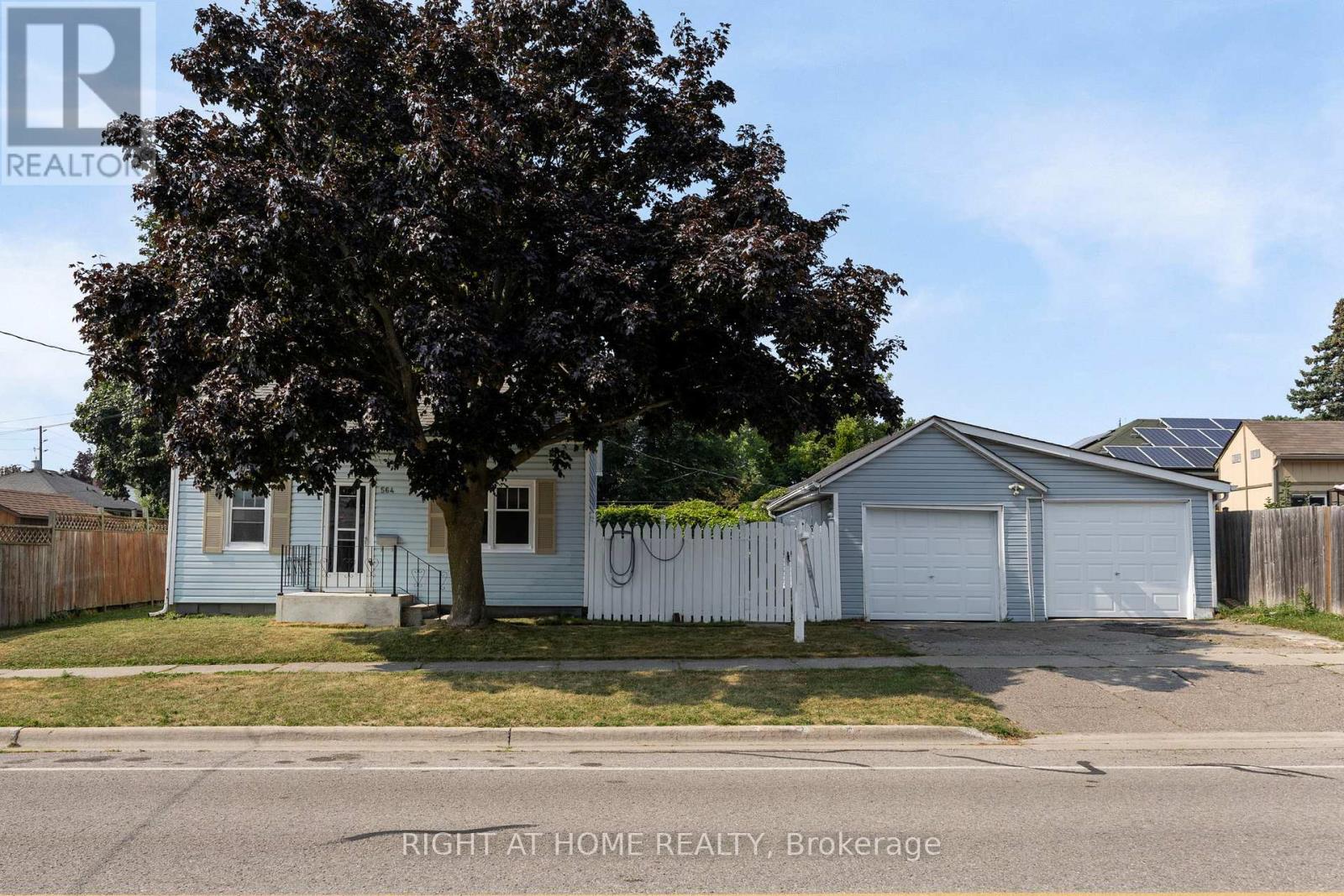 Property at 564 TAYLOR AVENUE SW image 4