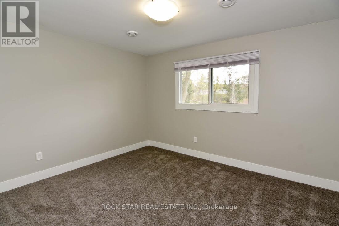 407 Castlegrove Place, London North, Ontario  N6G 1L1 - Photo 12 - X12329508