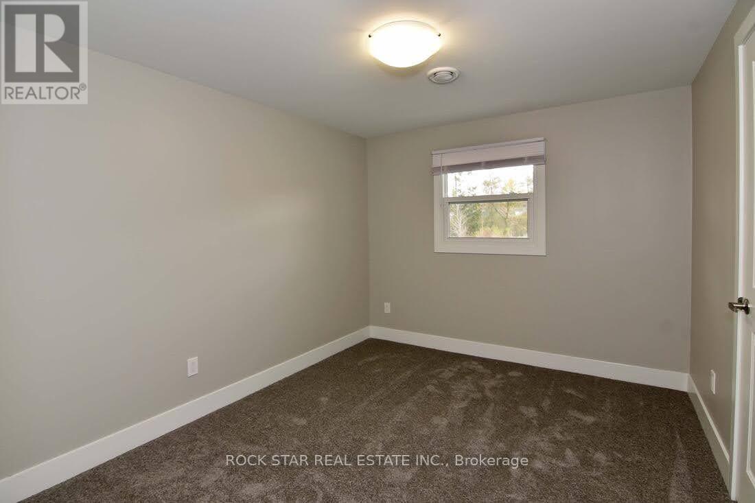 407 Castlegrove Place, London North, Ontario  N6G 1L1 - Photo 14 - X12329508