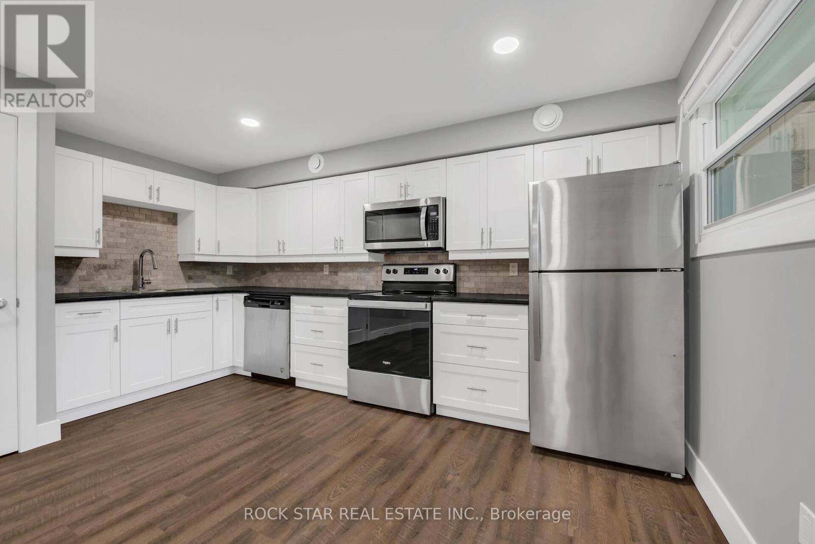 407 Castlegrove Place, London North, Ontario  N6G 1L1 - Photo 22 - X12329508