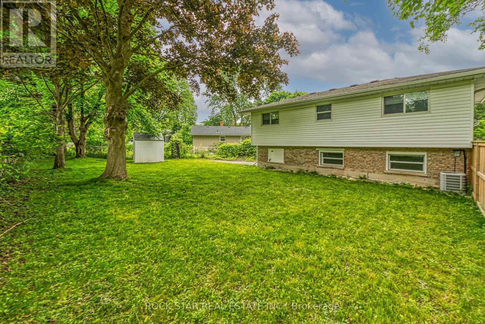 407 Castlegrove Place, London North, Ontario  N6G 1L1 - Photo 34 - X12329508