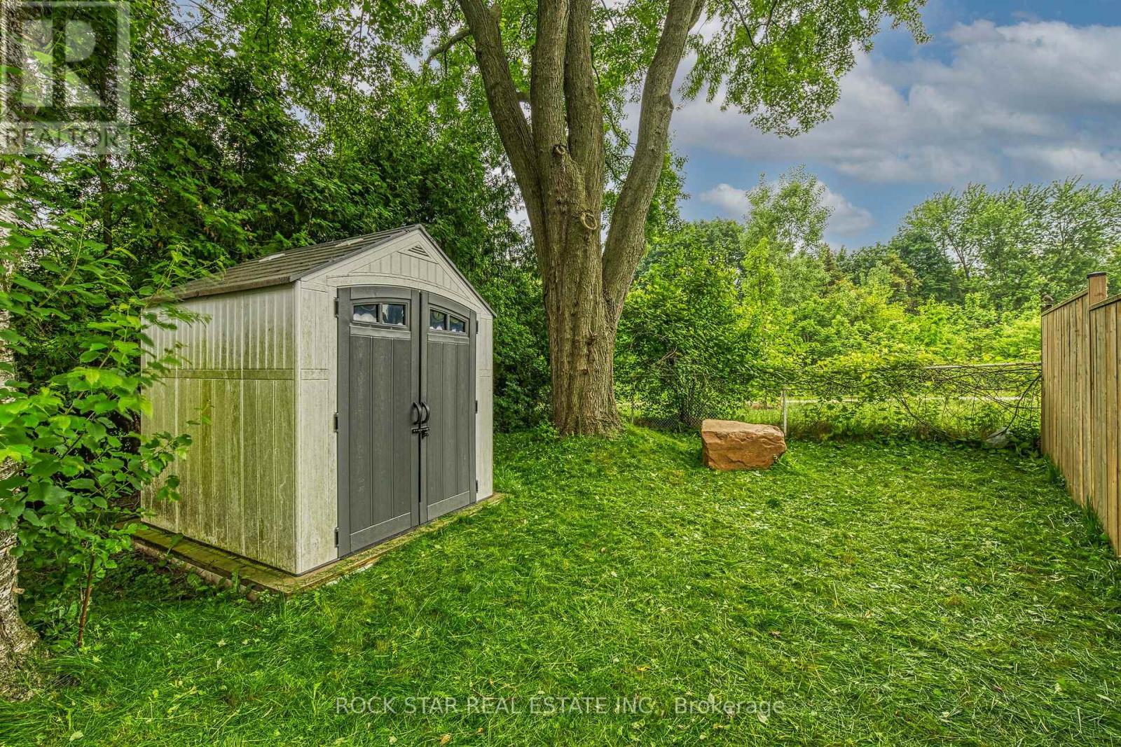 407 Castlegrove Place, London North, Ontario  N6G 1L1 - Photo 39 - X12329508
