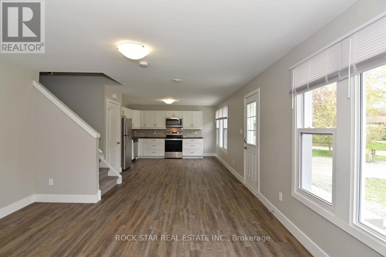 407 Castlegrove Place, London North, Ontario  N6G 1L1 - Photo 6 - X12329508