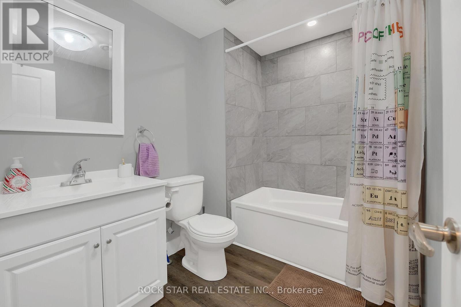 407 Castlegrove Place, London North, Ontario  N6G 1L1 - Photo 9 - X12329508