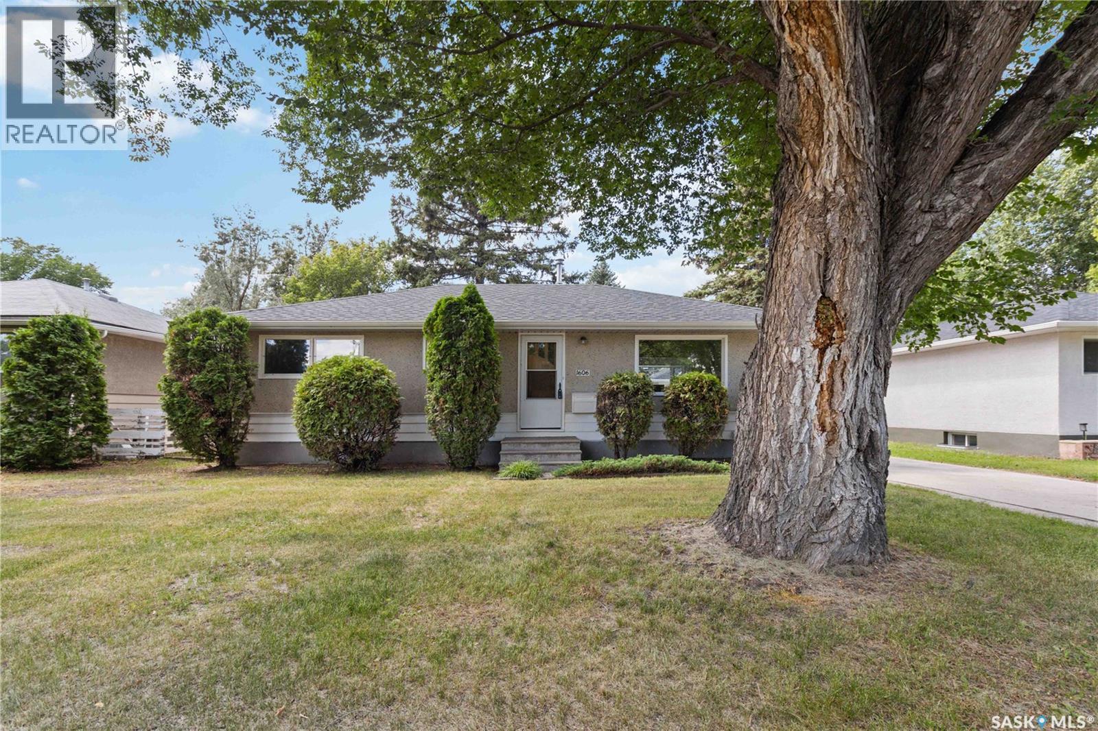 Property at 1606 Preston AVENUE S image 1