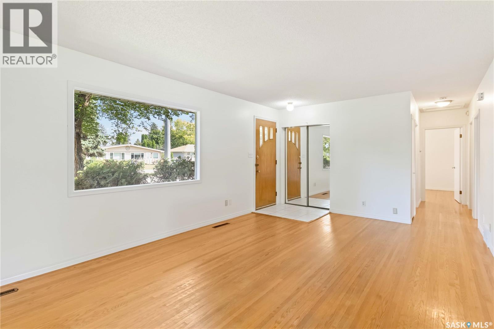 Property at 1606 Preston AVENUE S image 4