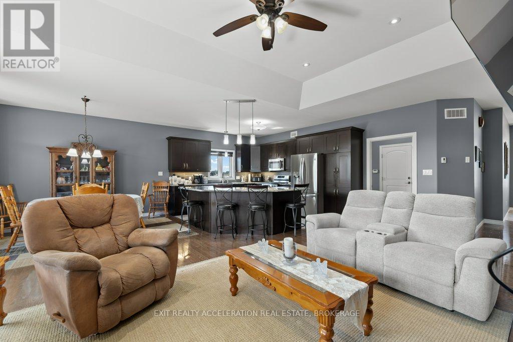63 Ashwood Crescent, Greater Napanee, Ontario  K7R 3L1 - Photo 10 - X12302793