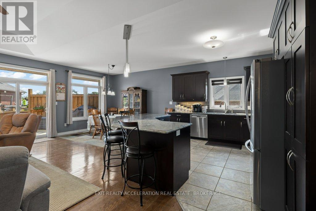 63 Ashwood Crescent, Greater Napanee, Ontario  K7R 3L1 - Photo 12 - X12302793