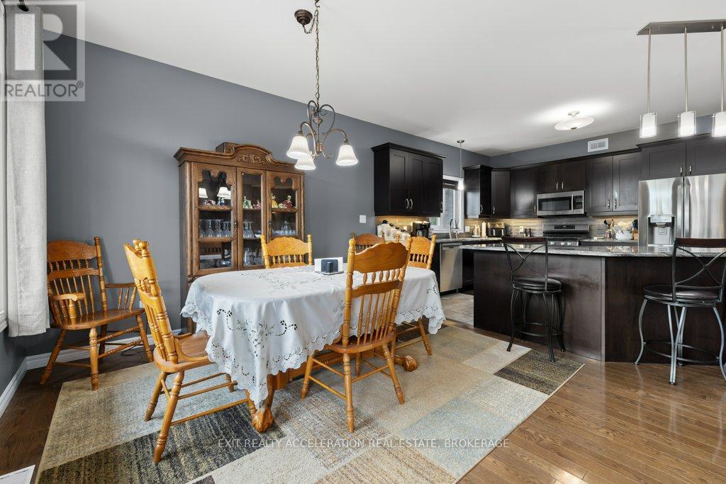 63 Ashwood Crescent, Greater Napanee, Ontario  K7R 3L1 - Photo 16 - X12302793