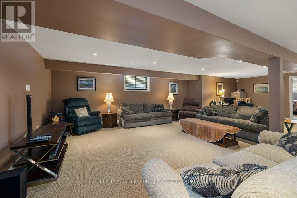 63 Ashwood Crescent, Greater Napanee, Ontario  K7R 3L1 - Photo 38 - X12302793