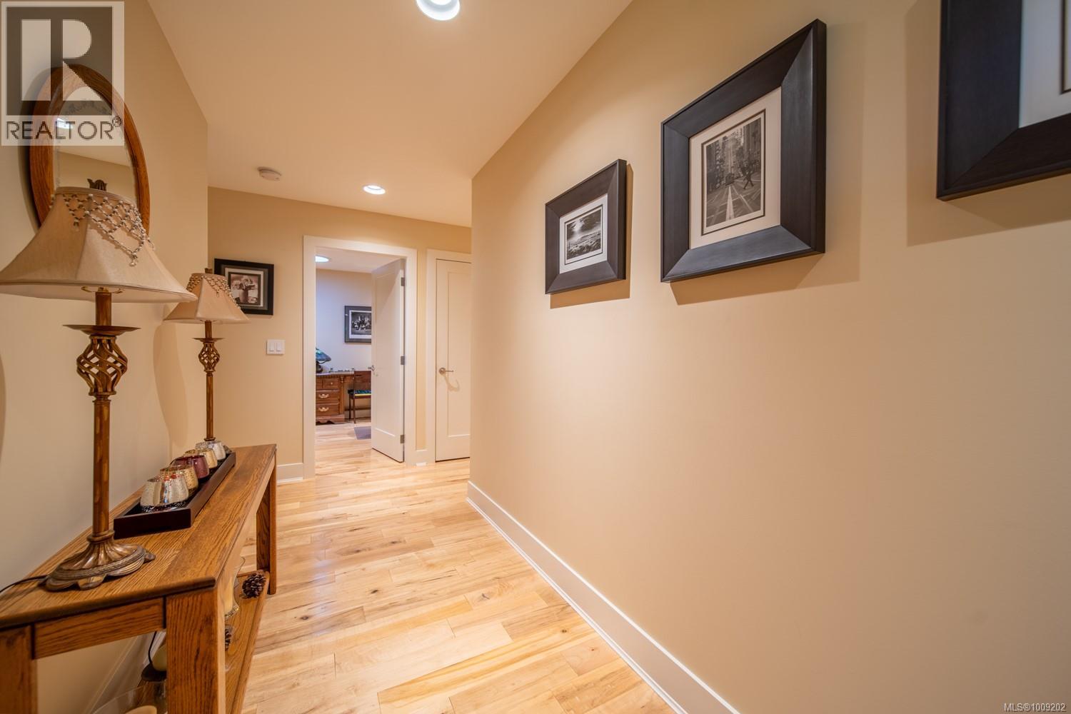 Property at 3002 Charles St image 4