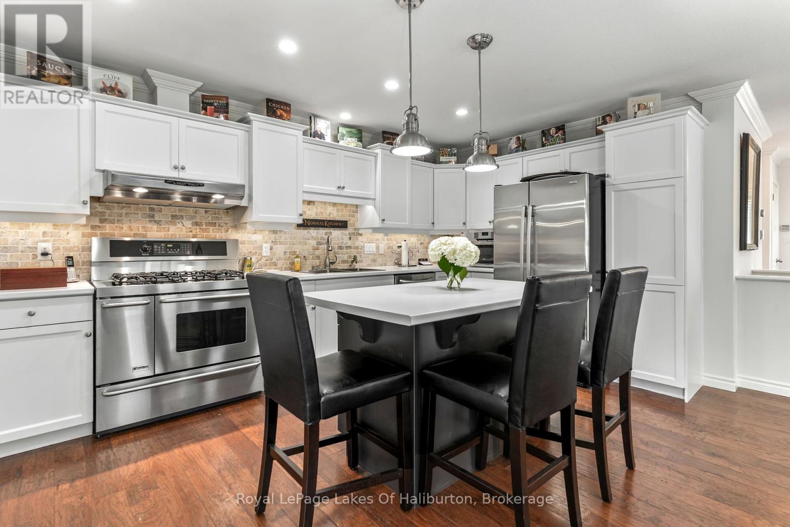 1030 Sawdust Road, Minden Hills, Ontario  K0M 2K0 - Photo 13 - X12329903