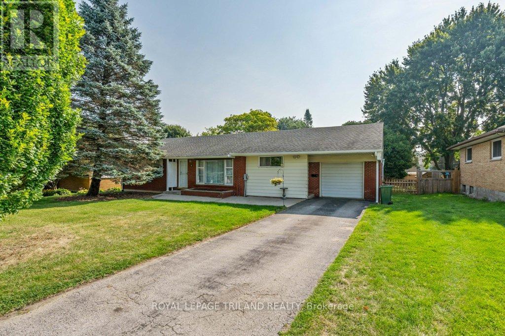 15 Dalewood Drive, St. Thomas, Ontario  N5P 3H8 - Photo 1 - X12329932