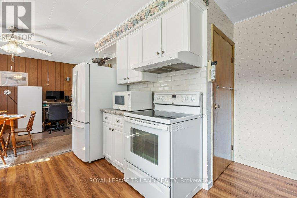 15 Dalewood Drive, St. Thomas, Ontario  N5P 3H8 - Photo 13 - X12329932