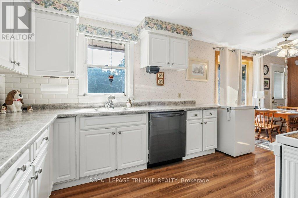 15 Dalewood Drive, St. Thomas, Ontario  N5P 3H8 - Photo 14 - X12329932