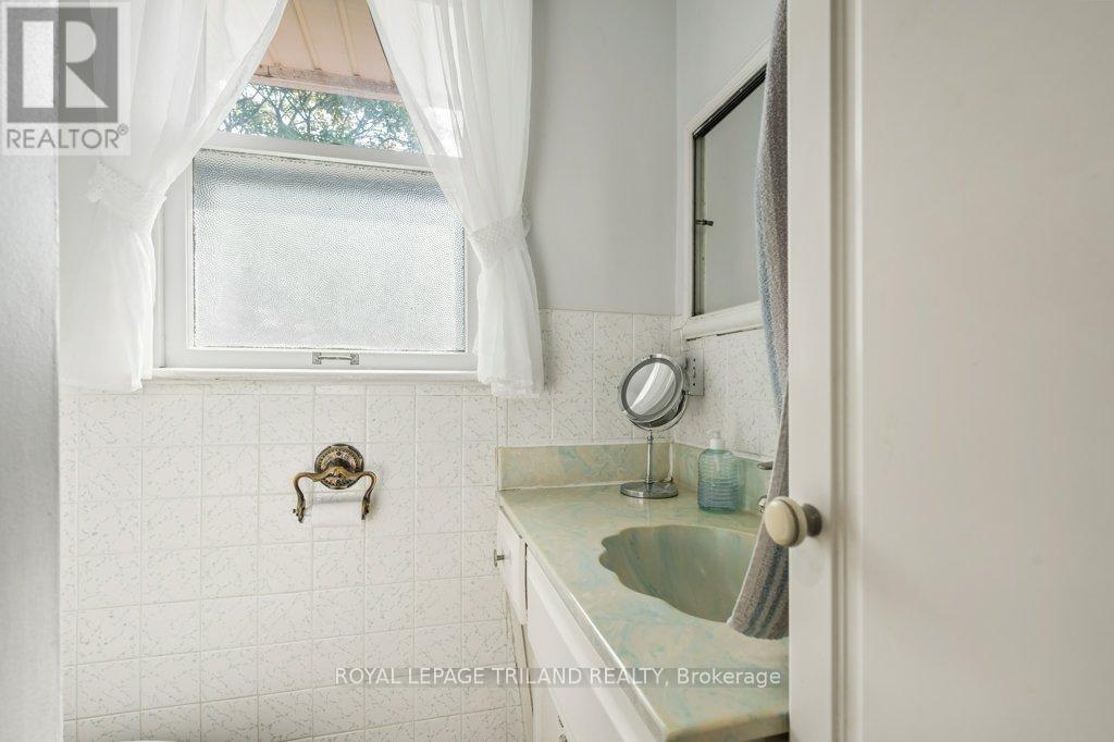 15 Dalewood Drive, St. Thomas, Ontario  N5P 3H8 - Photo 29 - X12329932