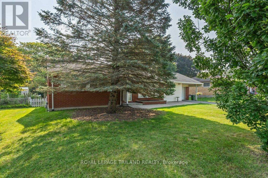 15 Dalewood Drive, St. Thomas, Ontario  N5P 3H8 - Photo 3 - X12329932