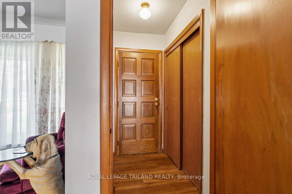 15 Dalewood Drive, St. Thomas, Ontario  N5P 3H8 - Photo 4 - X12329932