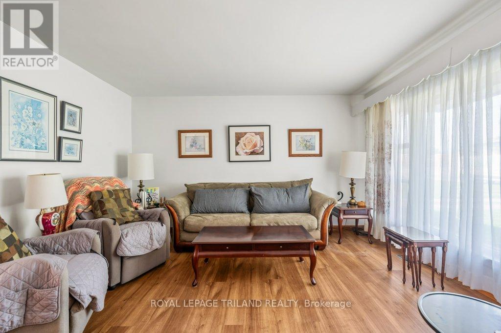 15 Dalewood Drive, St. Thomas, Ontario  N5P 3H8 - Photo 6 - X12329932