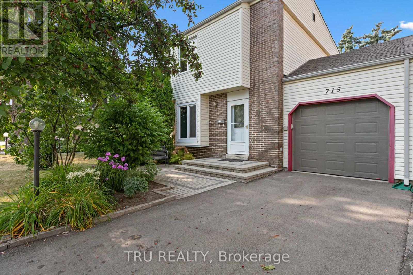 Property at 715 MOONEYS BAY PLACE image 1