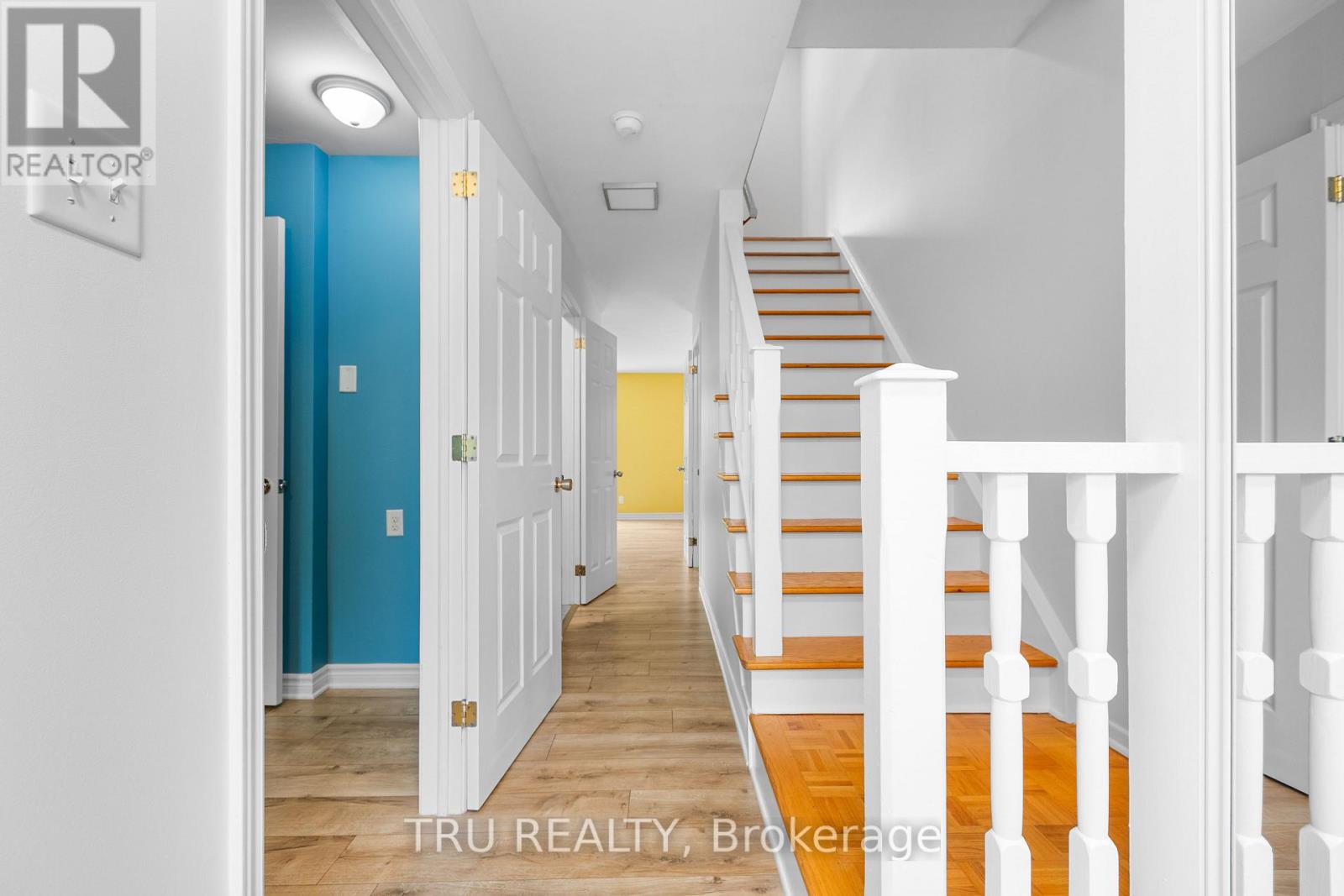 Property at 715 MOONEYS BAY PLACE image 5