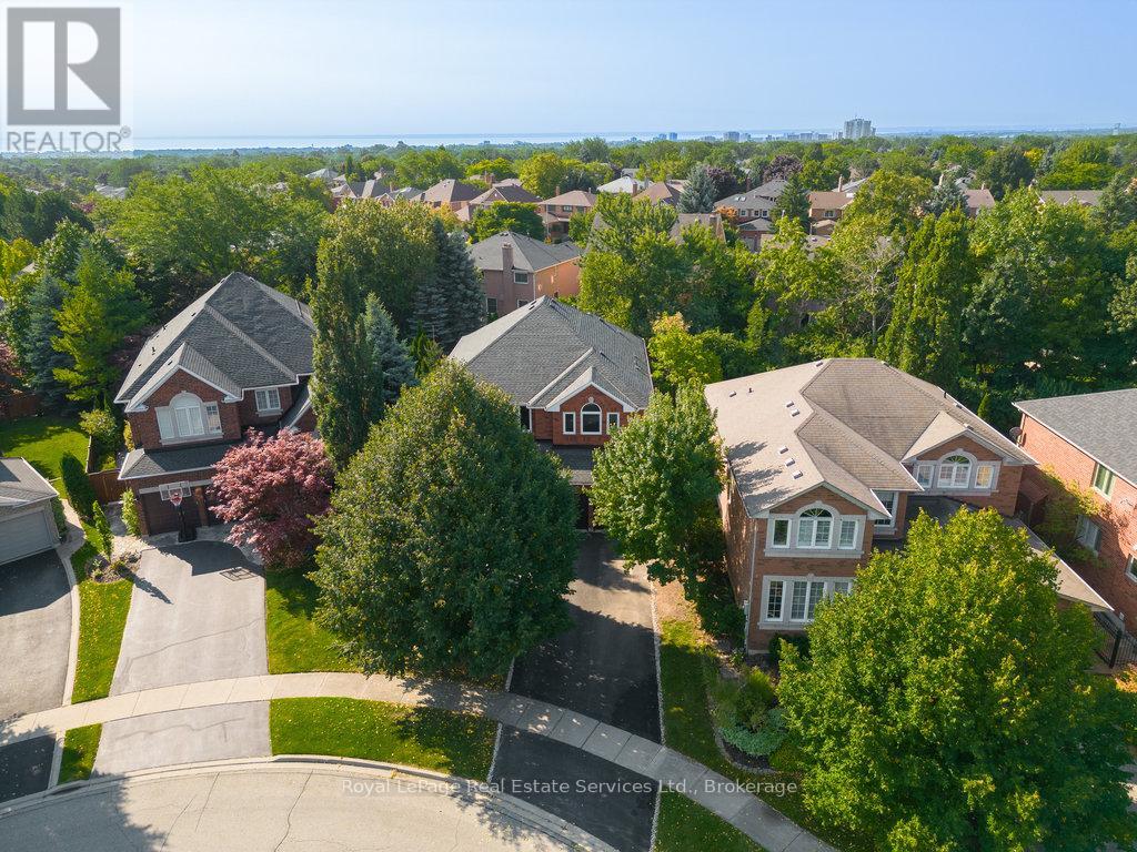 1688 Glenvista Drive, Oakville, Ontario  L6H 6K6 - Photo 36 - W12329876