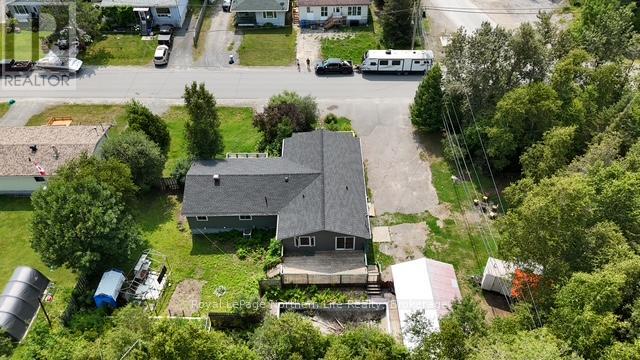 24-26 Spruce Drive, Temagami, Ontario  P0H 2H0 - Photo 5 - X12329825
