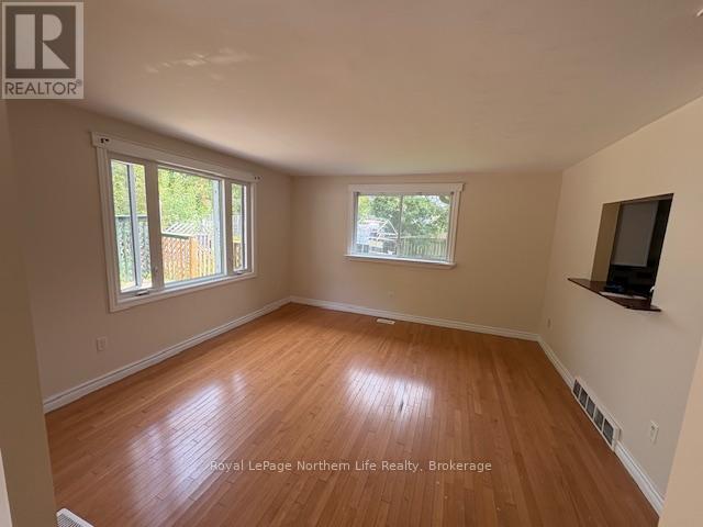 24-26 Spruce Drive, Temagami, Ontario P0H 2H0 - Photo 8 - X12329982