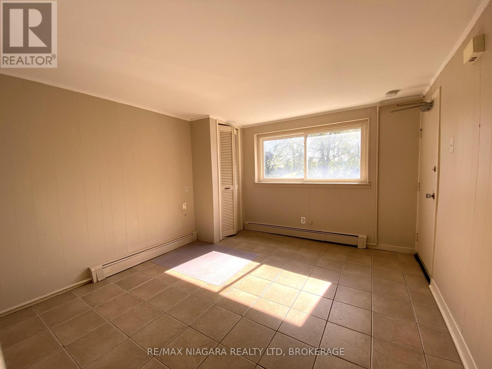 97 Queen Street, Fort Erie, Ontario  L2A 1T9 - Photo 6 - X12329884