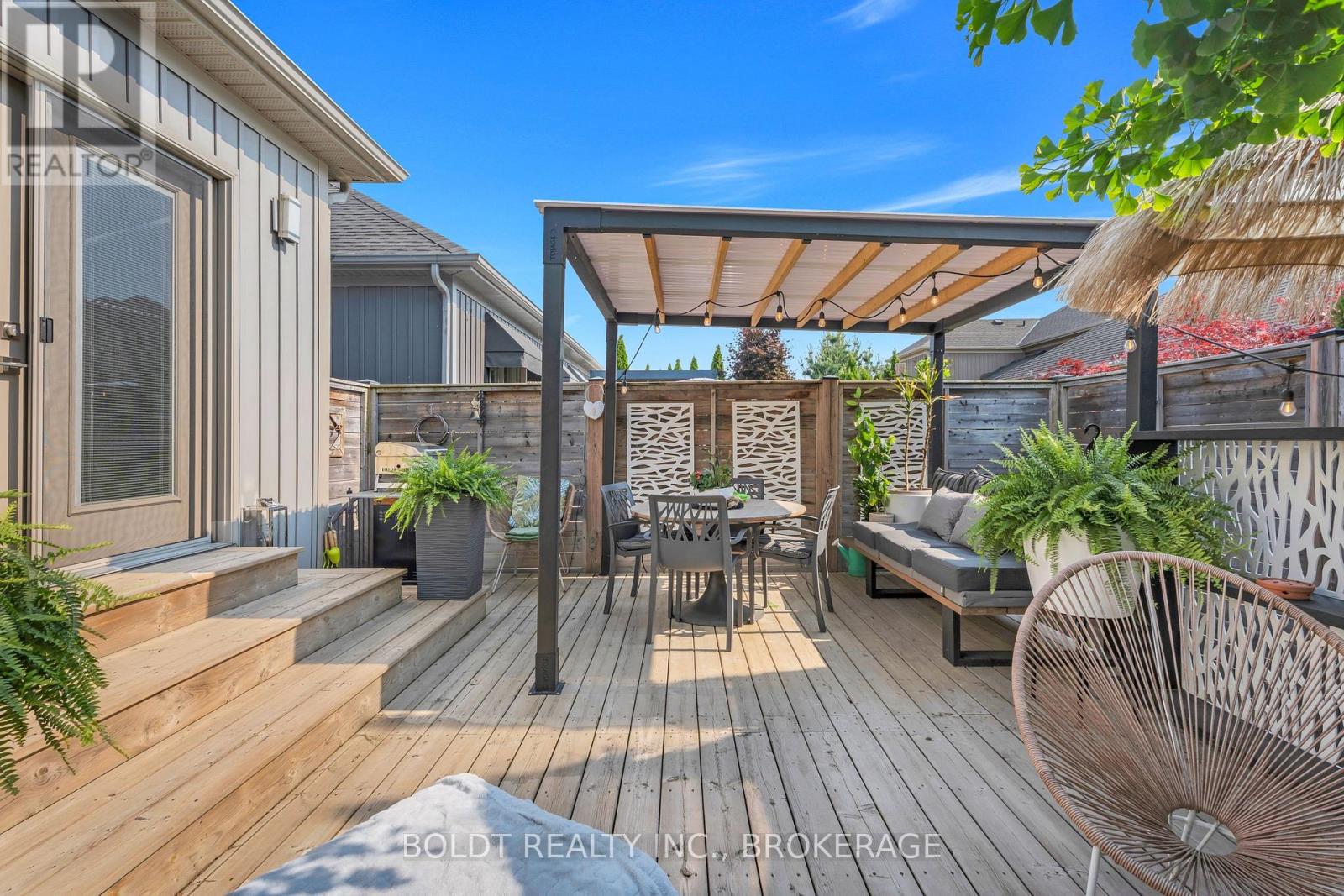 75 Parkside Drive, St. Catharines, Ontario  L2M 0B2 - Photo 30 - X12329993