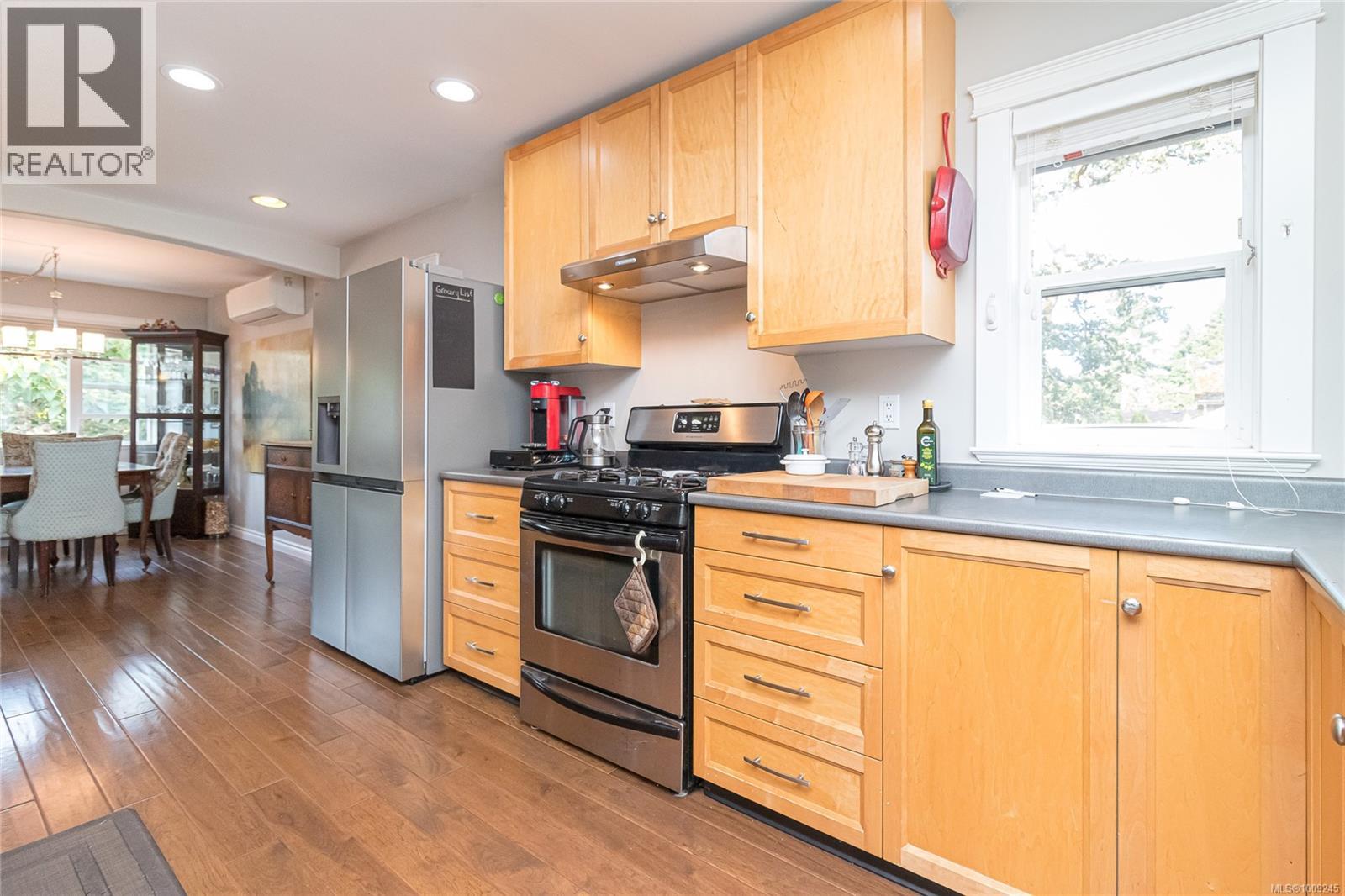 Property at 1092 Lucille Dr image 3