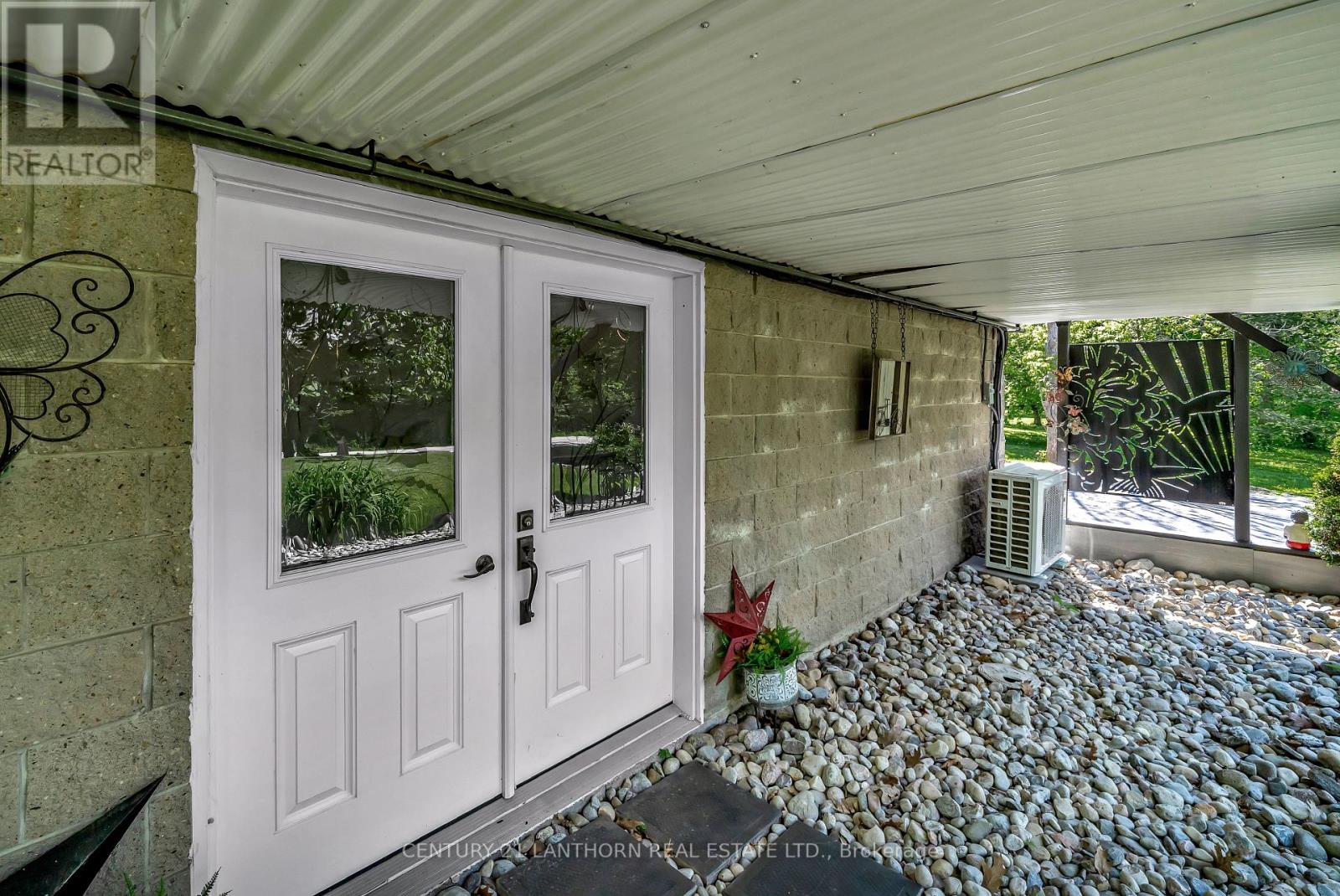 11807 Loyalist Parkway, Prince Edward County, Ontario  K0K 2T0 - Photo 3 - X12246174