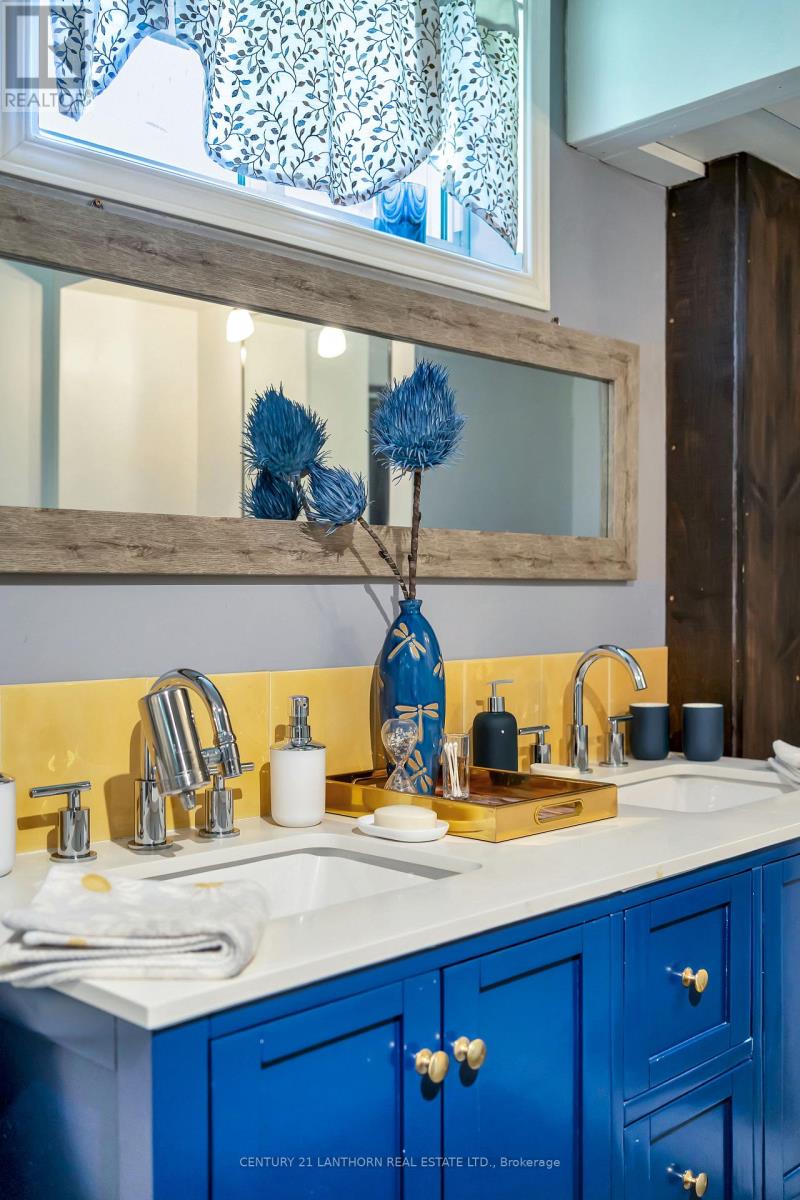 11807 Loyalist Parkway, Prince Edward County, Ontario  K0K 2T0 - Photo 31 - X12246174