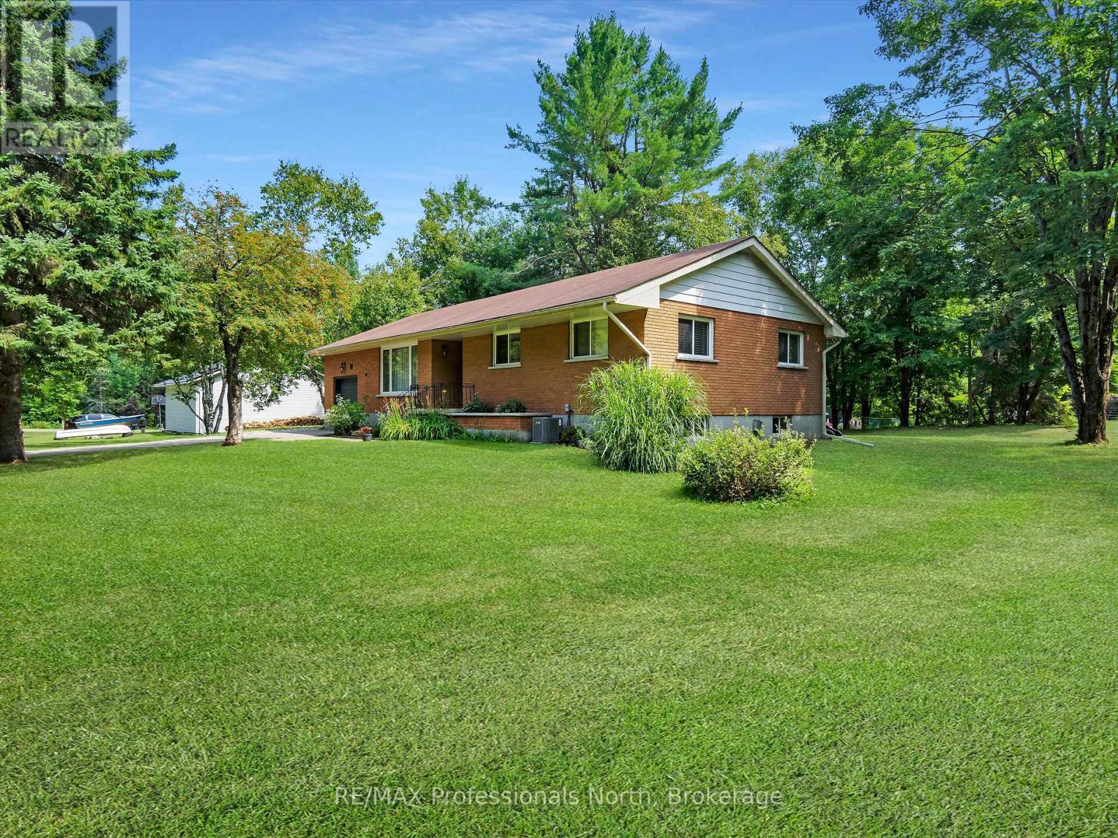 9 Beacon Lane, Bracebridge, Ontario  P1L 1L6 - Photo 5 - X12306881