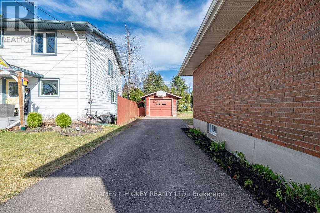 101 Birch Street, Deep River, Ontario  K0J 1P0 - Photo 30 - X12329976