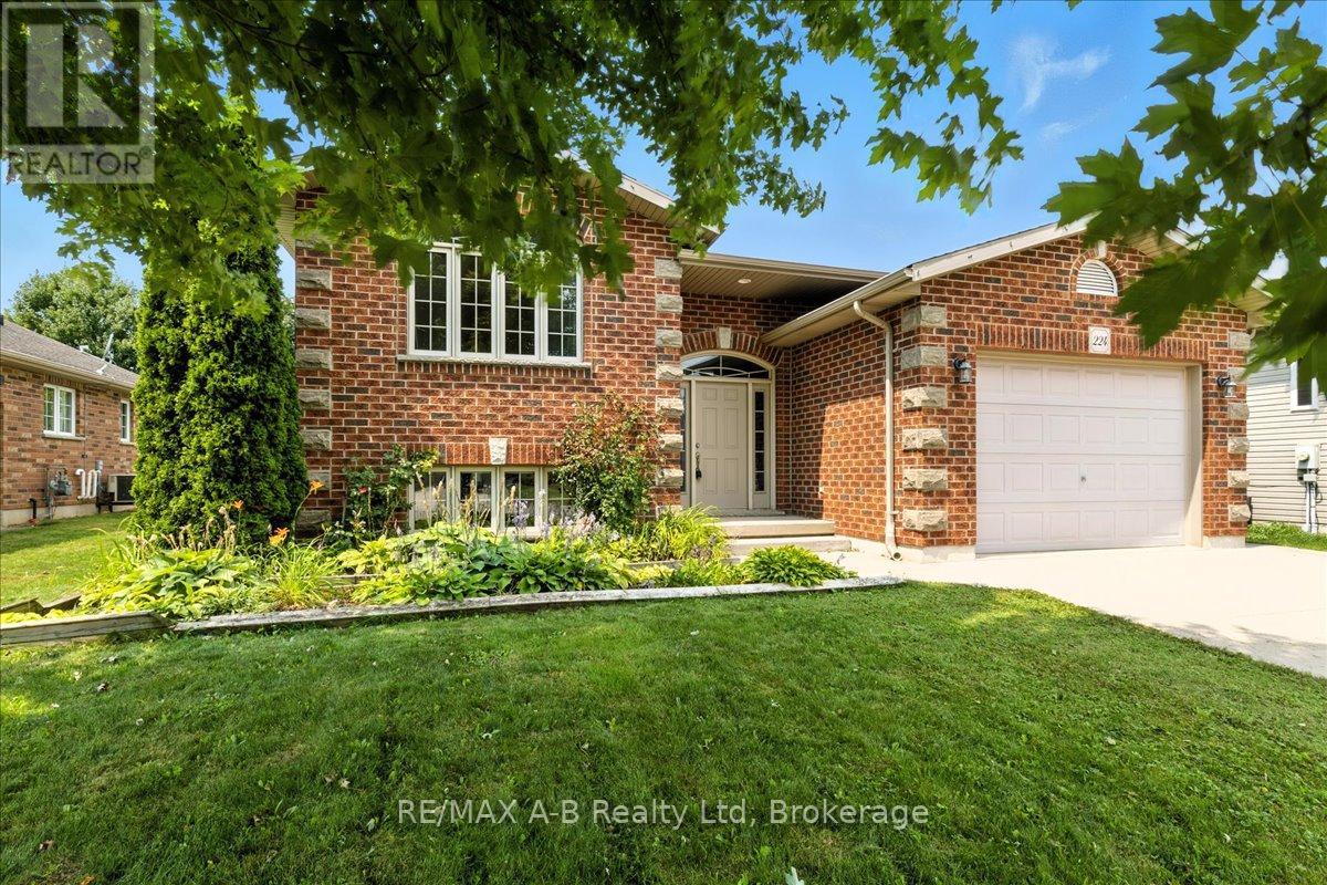 224 Napier Street, West Perth, Ontario  N0K 1N0 - Photo 2 - X12329992